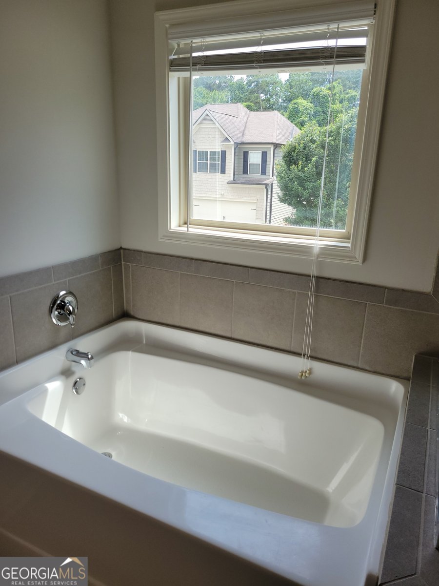 2424 Saint Andrews Ridge College Park - 14