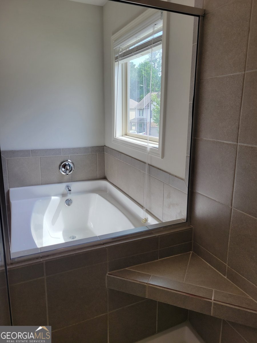 2424 Saint Andrews Ridge College Park - 15