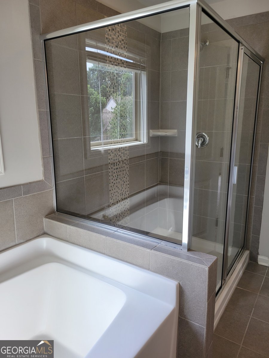 2424 Saint Andrews Ridge College Park - 16