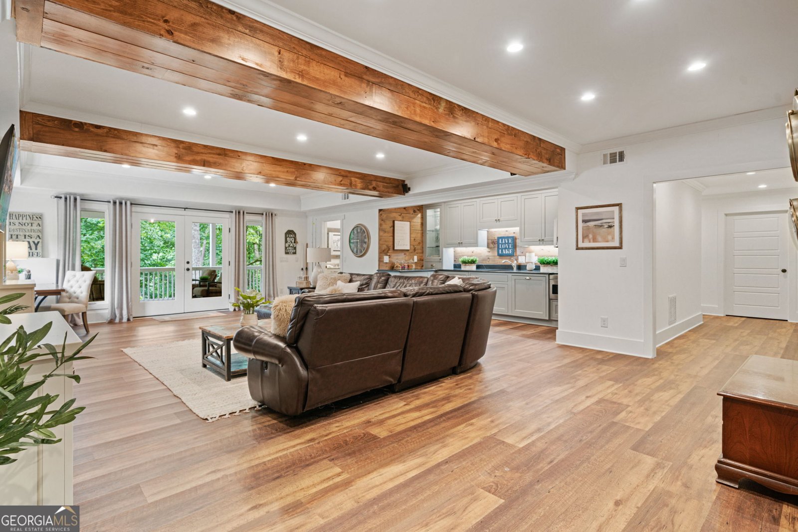 8180 Old Mill Drive Gainesville - 67