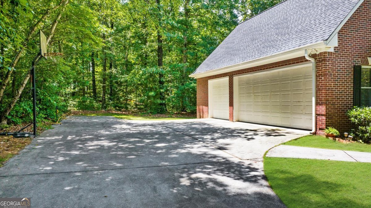 340 Helens Manor Drive Lawrenceville - 64