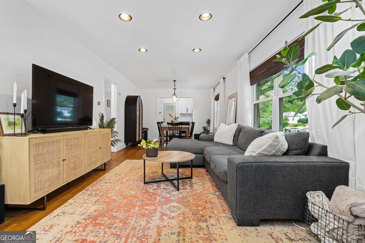 1556 Braeburn Drive Atlanta - 6