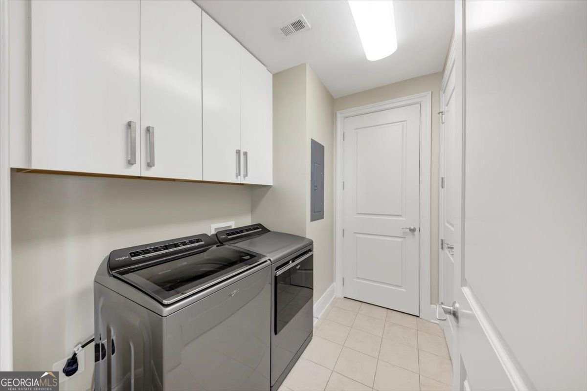 3344 Peachtree Road ATLANTA - 27