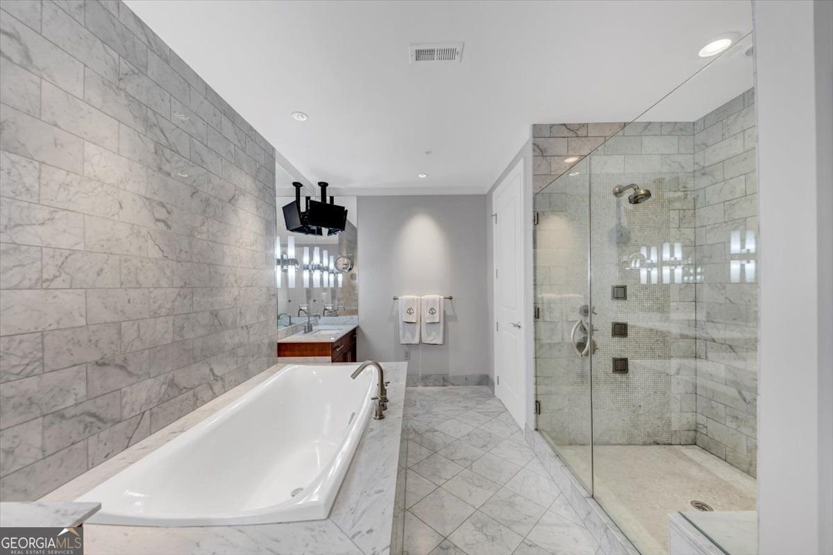 3344 Peachtree Road ATLANTA - 39