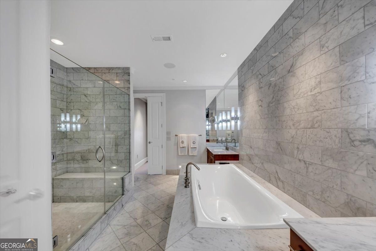 3344 Peachtree Road ATLANTA - 40