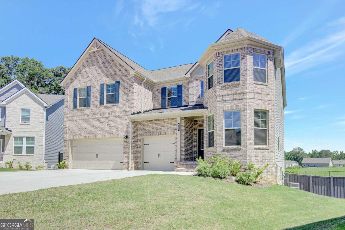 932 Melville Drive Stockbridge - 1