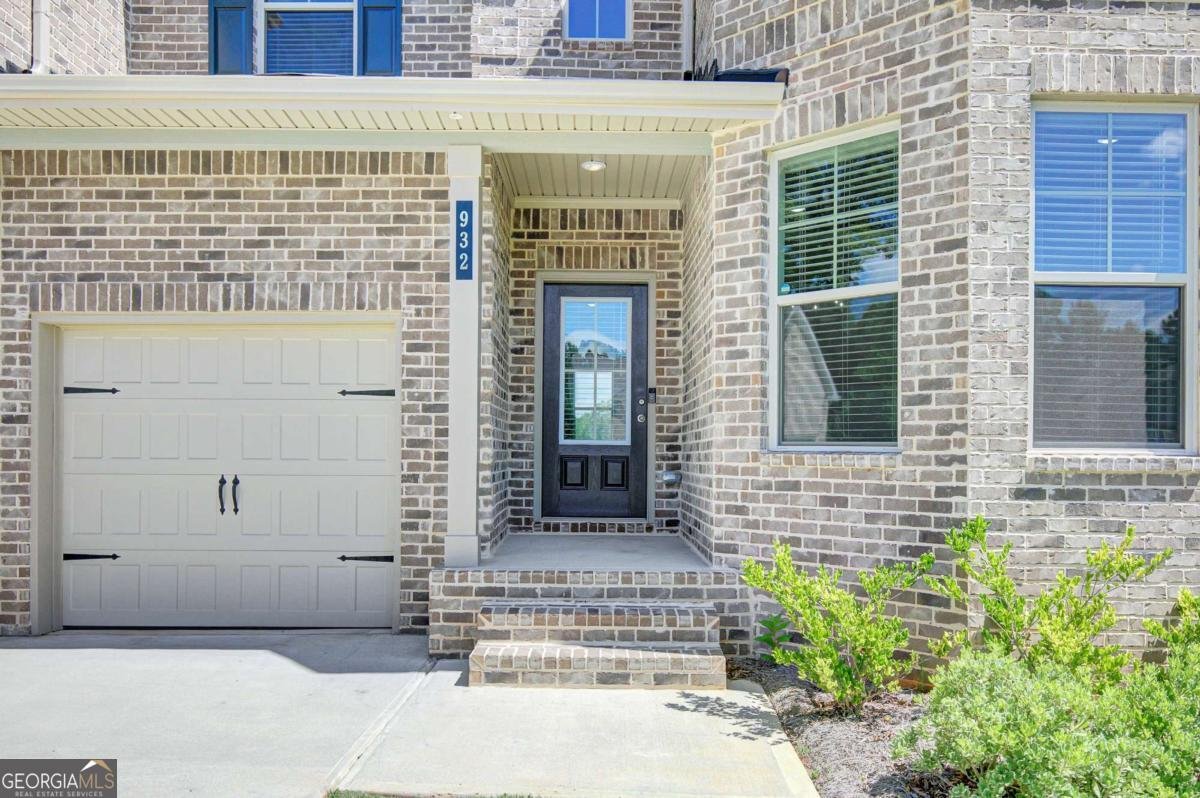 932 Melville Drive Stockbridge - 2