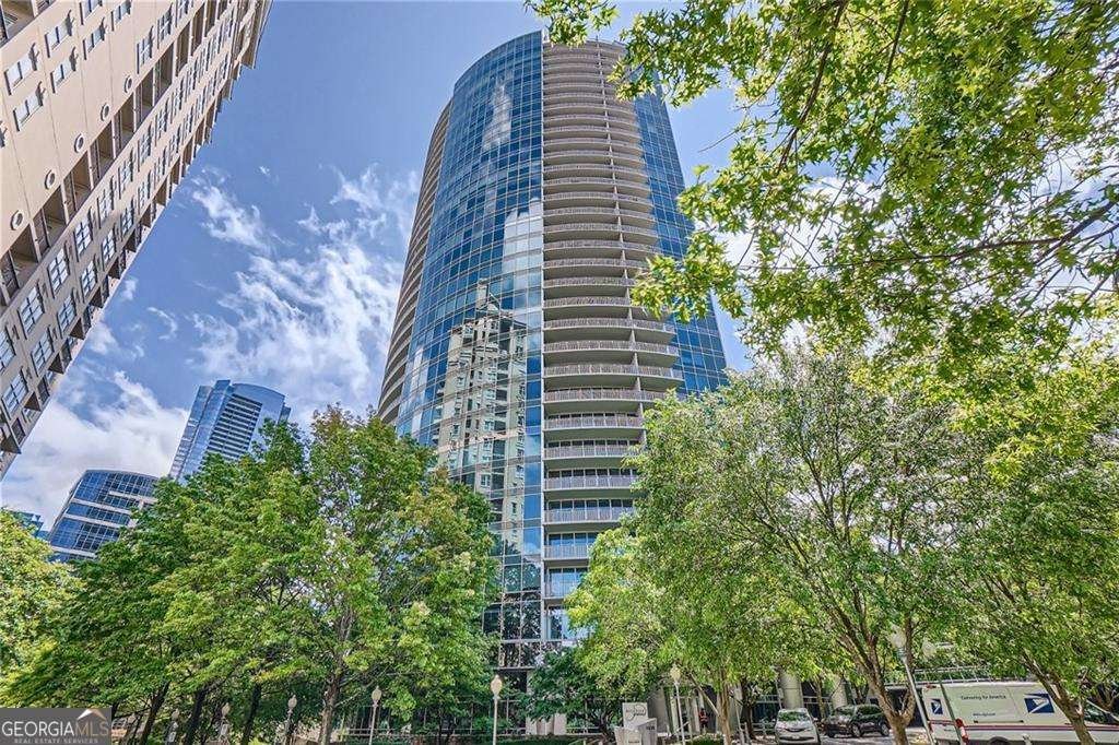 3338 Peachtree Road Atlanta - 1