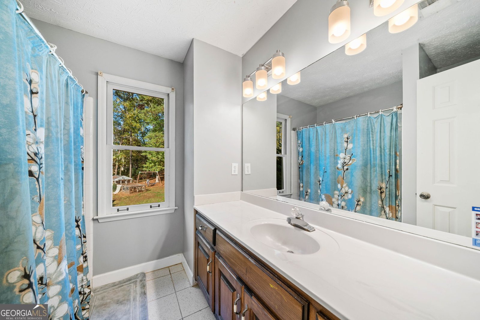 210 Timber Laurel Court Lawrenceville - 33
