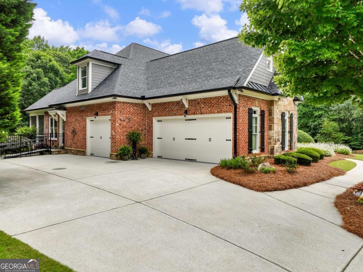 2392 Crimson King Drive Braselton - 63