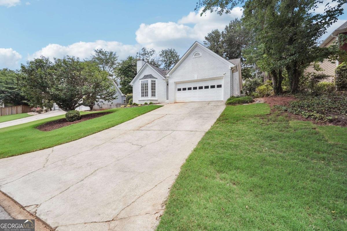 645 Ruxbury Court Suwanee - 2