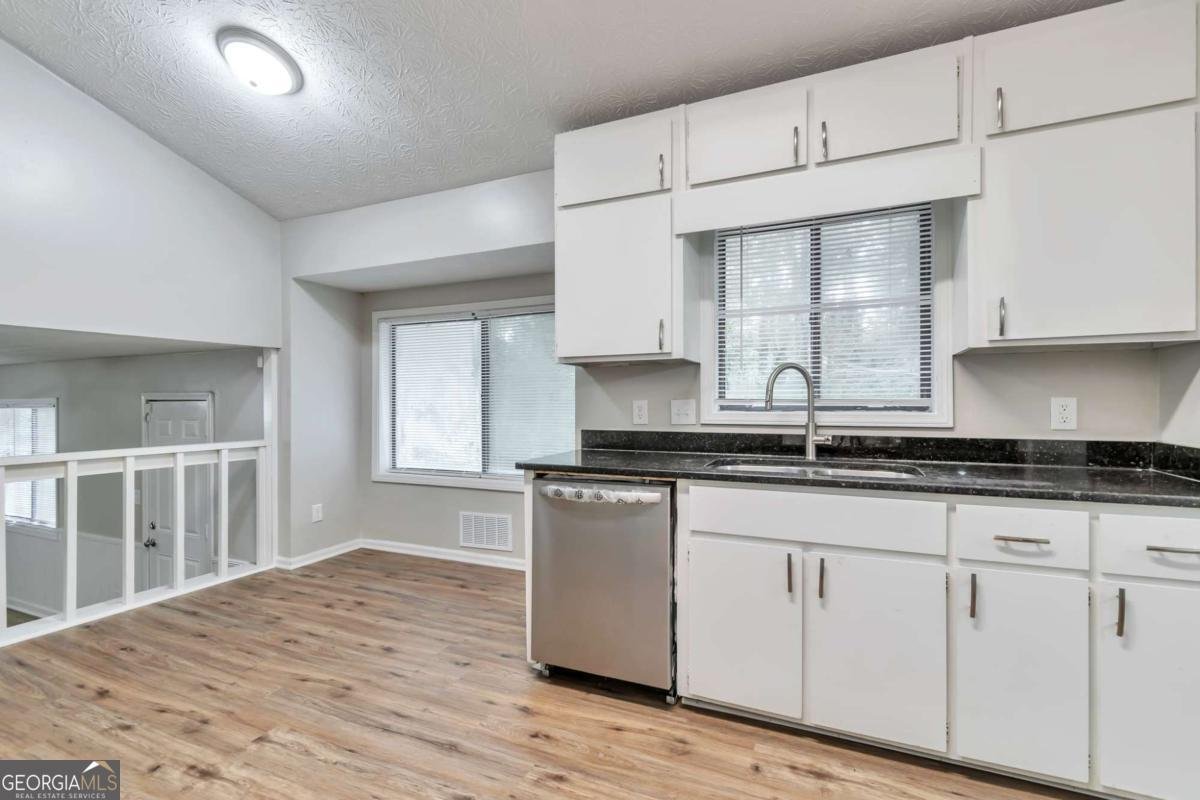 5215 Mainstreet Park Drive Stone Mountain - 14