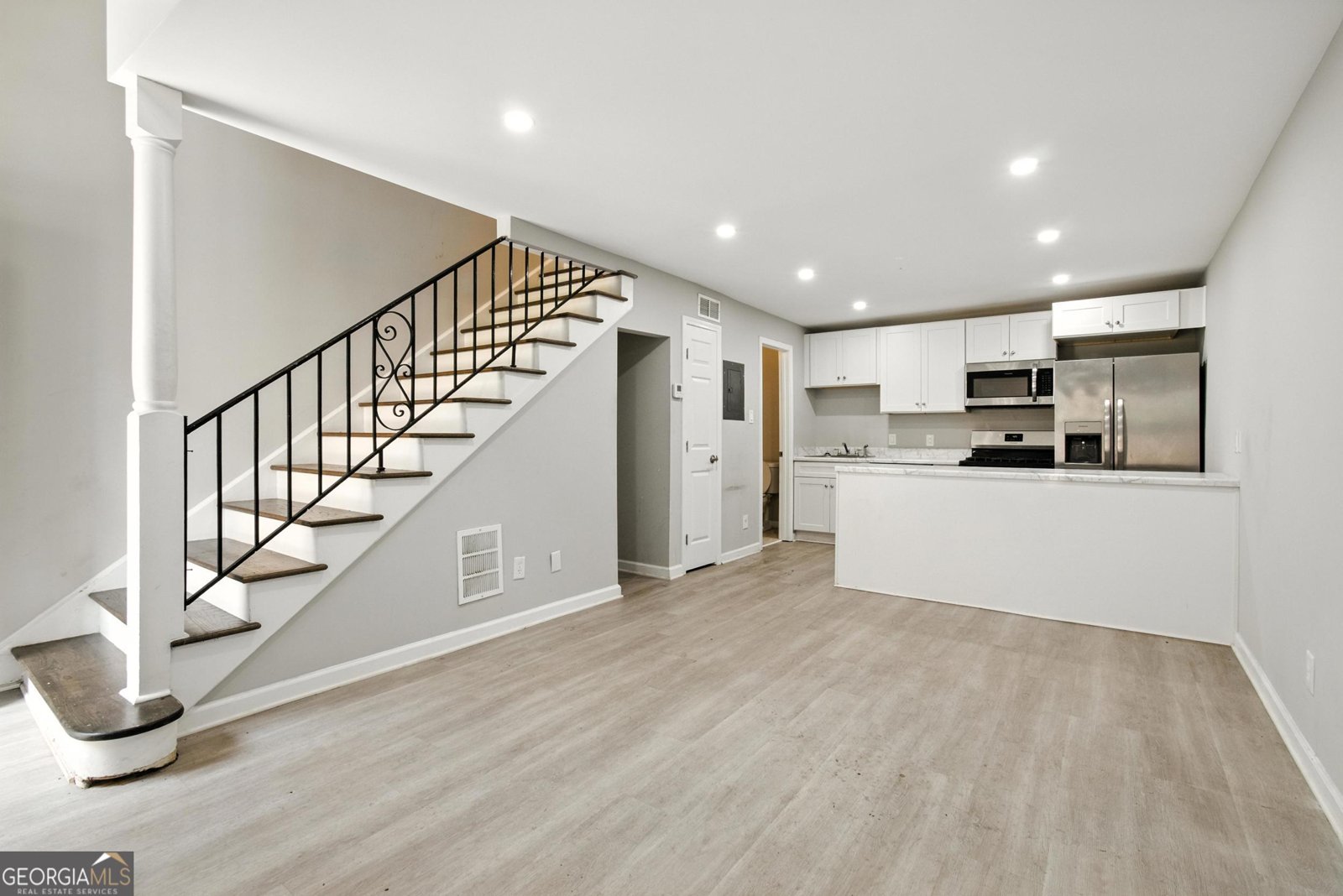 6980 Roswell Road Atlanta - 7