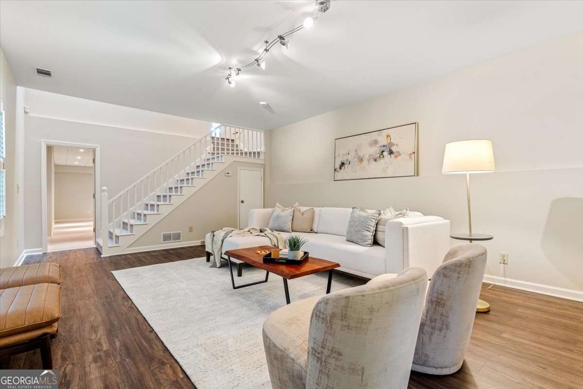 5114 Ivy Road Atlanta - 34