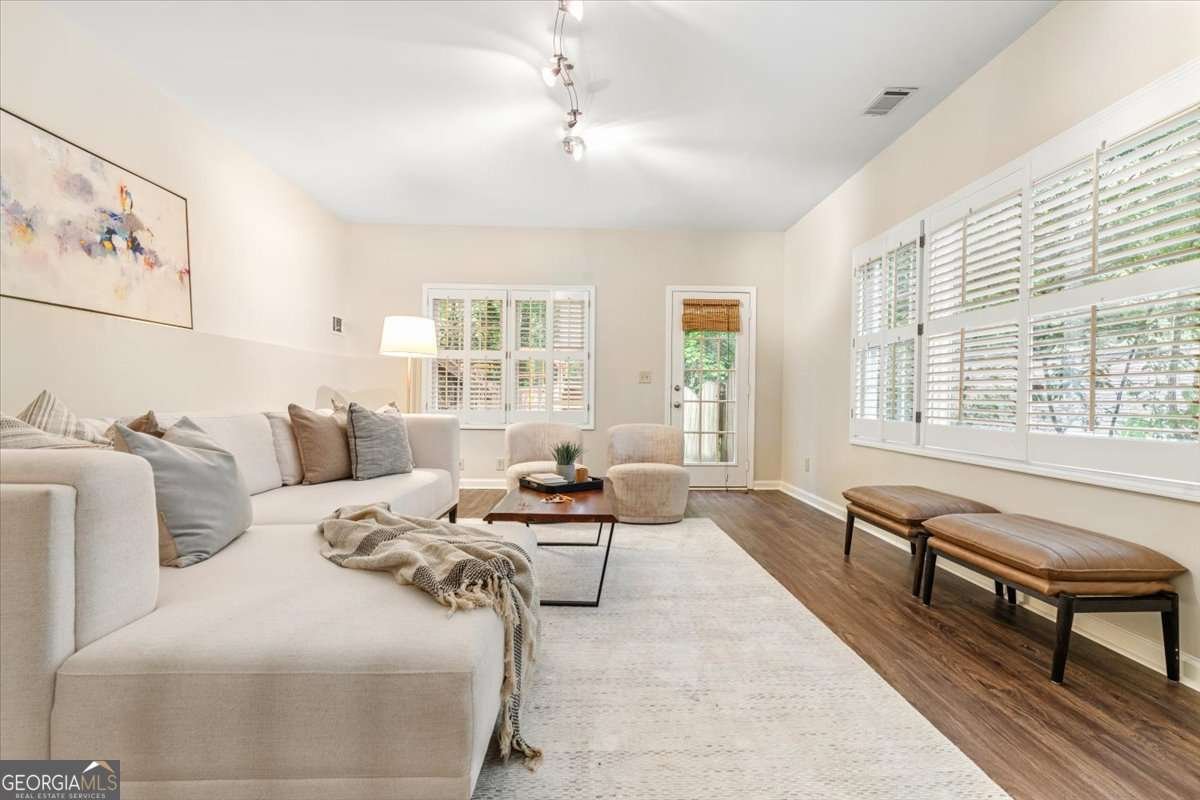 5114 Ivy Road Atlanta - 35