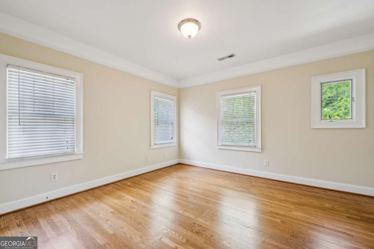 261 Elmira Place Atlanta - 5
