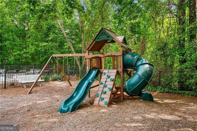 1552 Brentwood Drive Marietta - 40