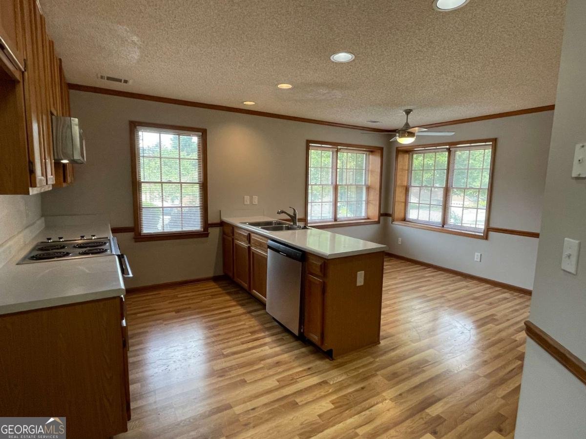 7123 Woodridge Lane Union City - 6