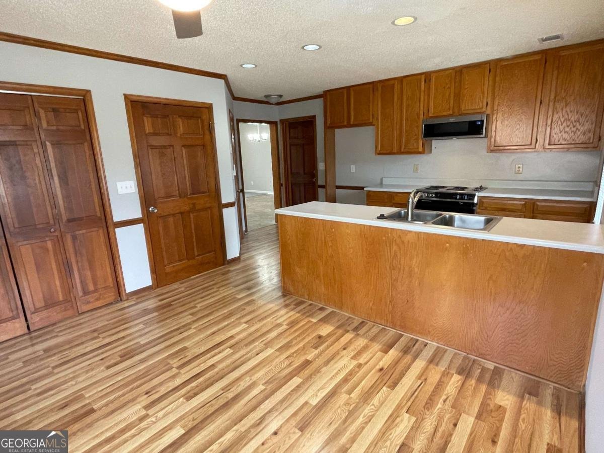 7123 Woodridge Lane Union City - 8