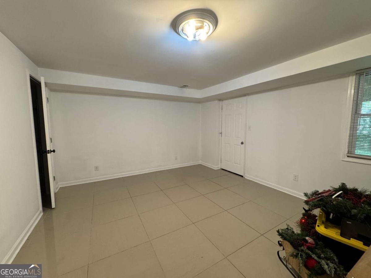 453 James Street SW Lilburn - 10