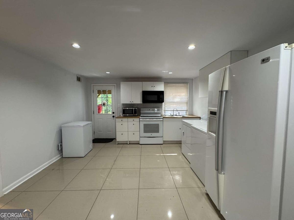 453 James Street SW Lilburn - 12