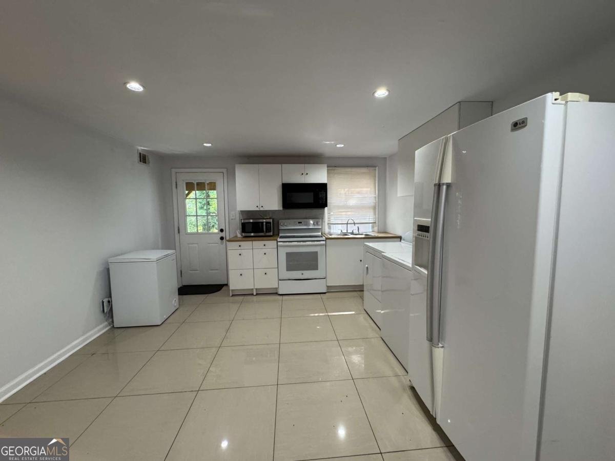 453 James Street SW Lilburn - 13