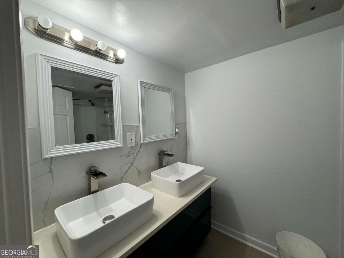 453 James Street SW Lilburn - 15