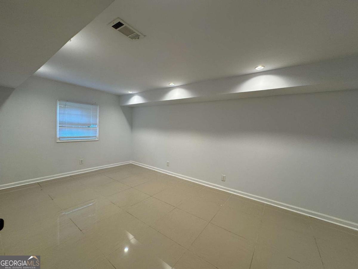 453 James Street SW Lilburn - 16