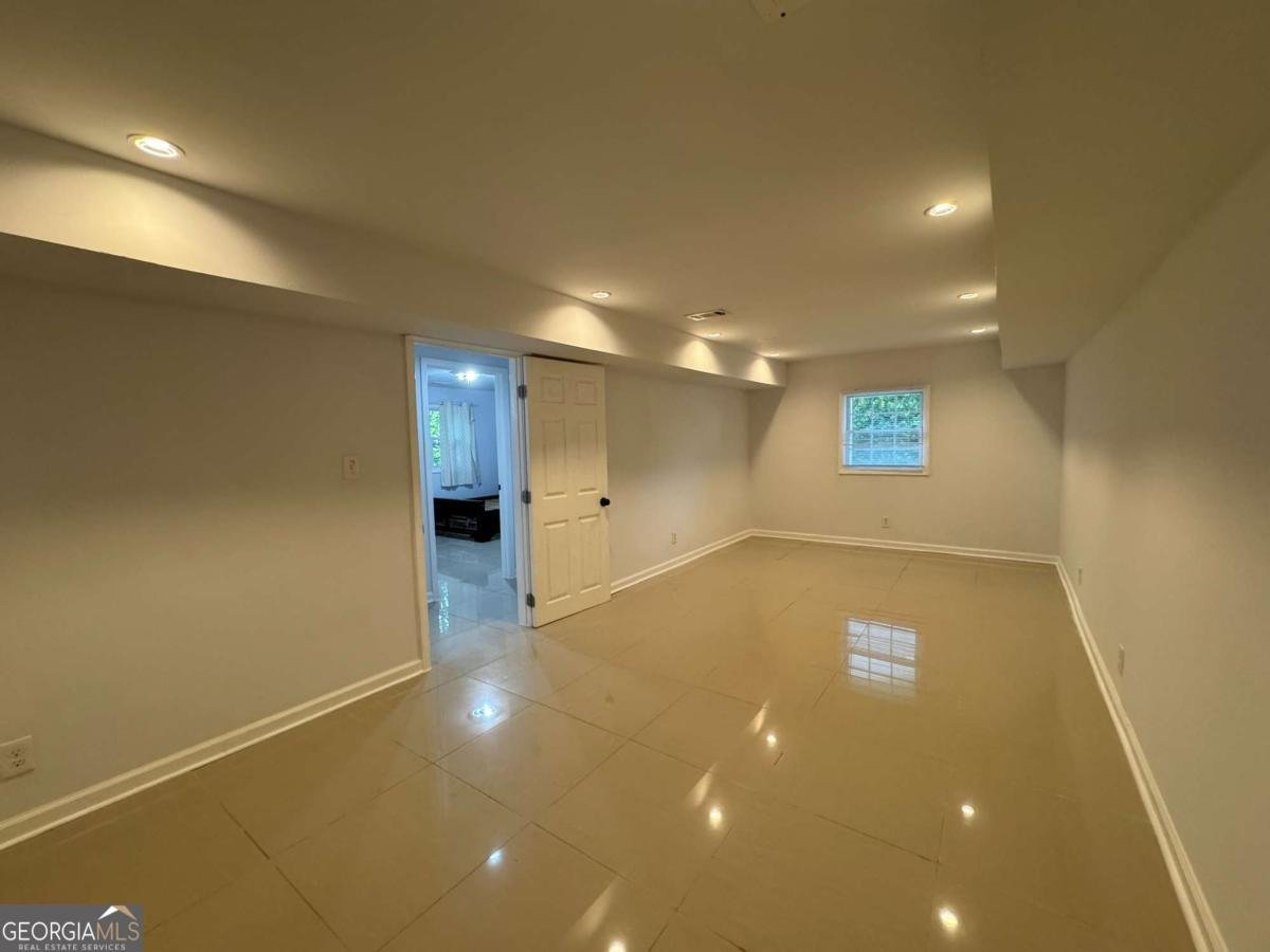 453 James Street SW Lilburn - 18