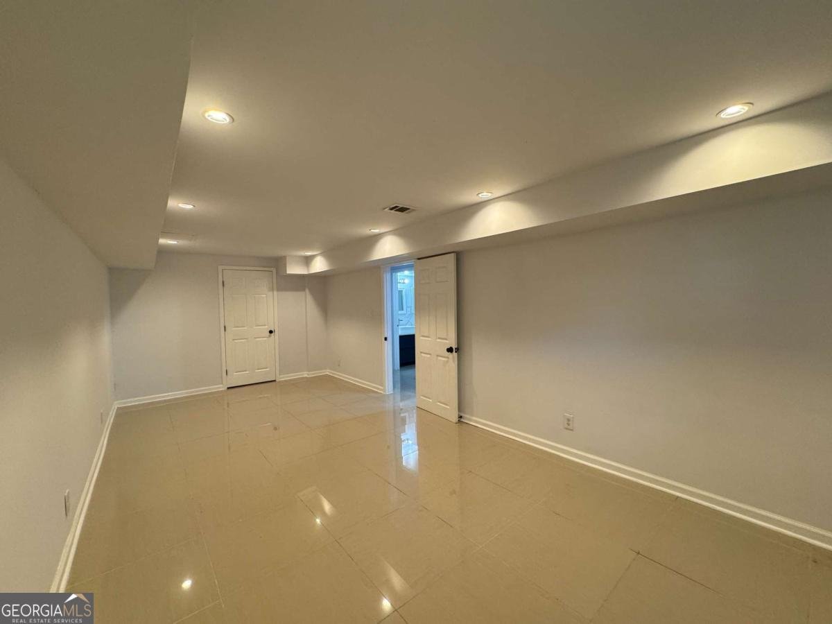 453 James Street SW Lilburn - 19