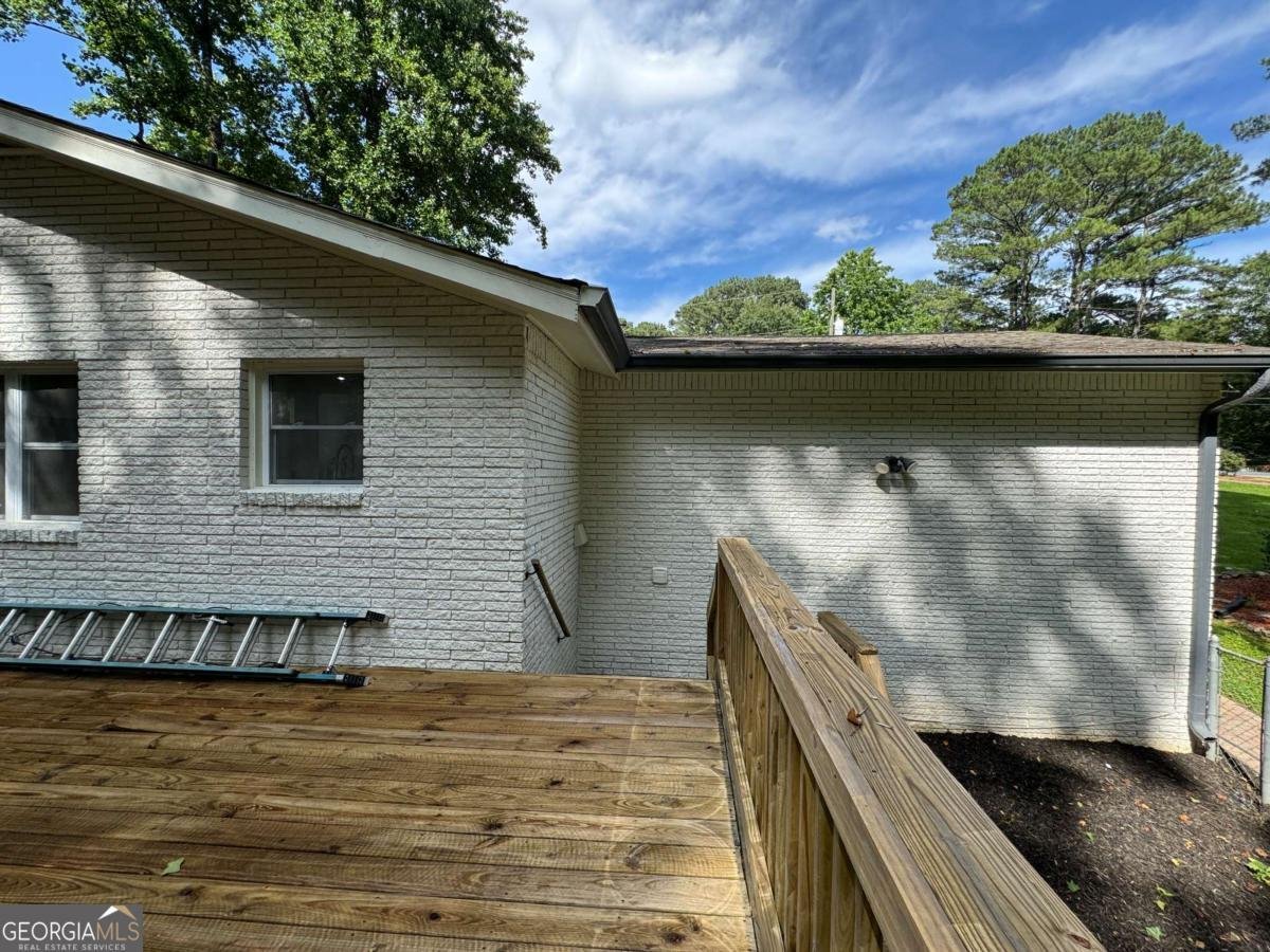453 James Street SW Lilburn - 6