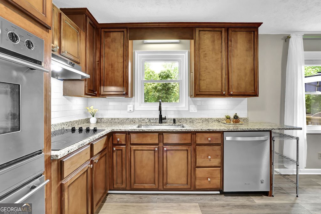 1031 Washington Avenue Woodstock - 3