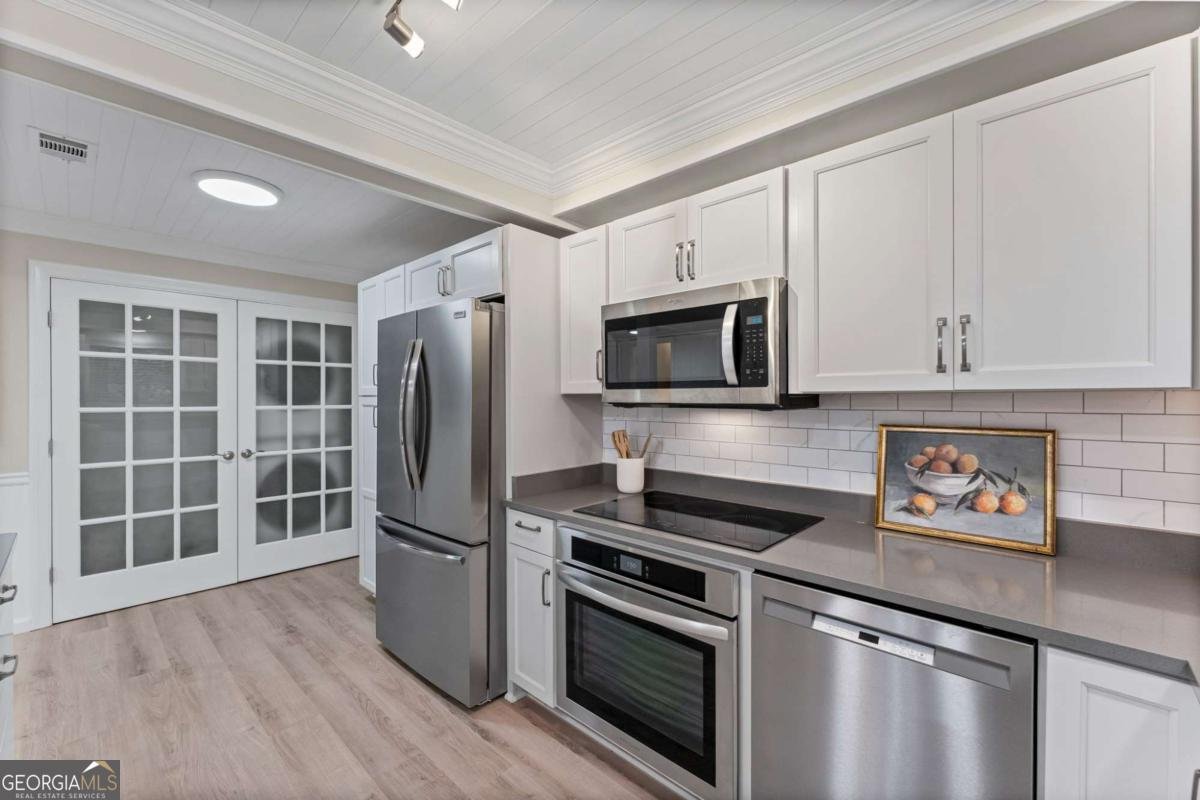 1088 Riverbend Club Drive Atlanta - 11