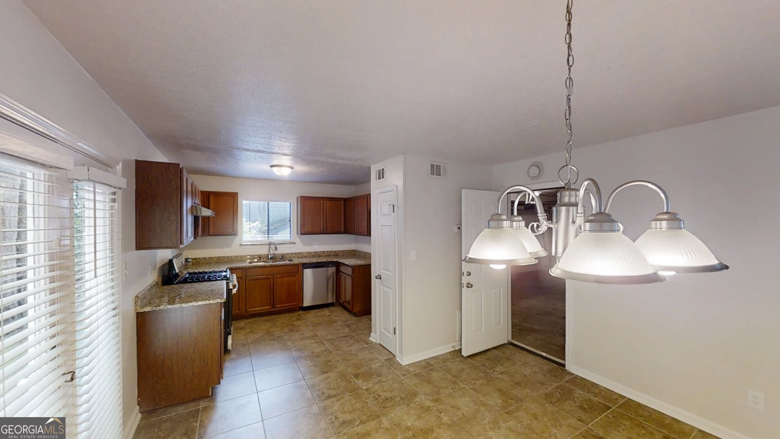 1169 Oaks Place Stone Mountain - 6