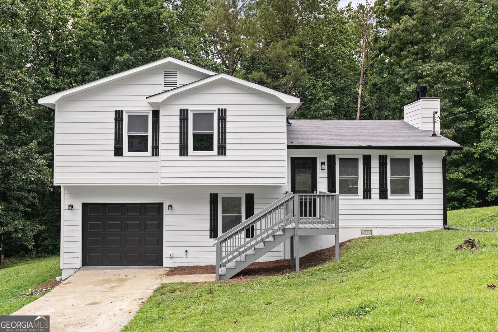 195 Beverly Park Court Newnan - 1