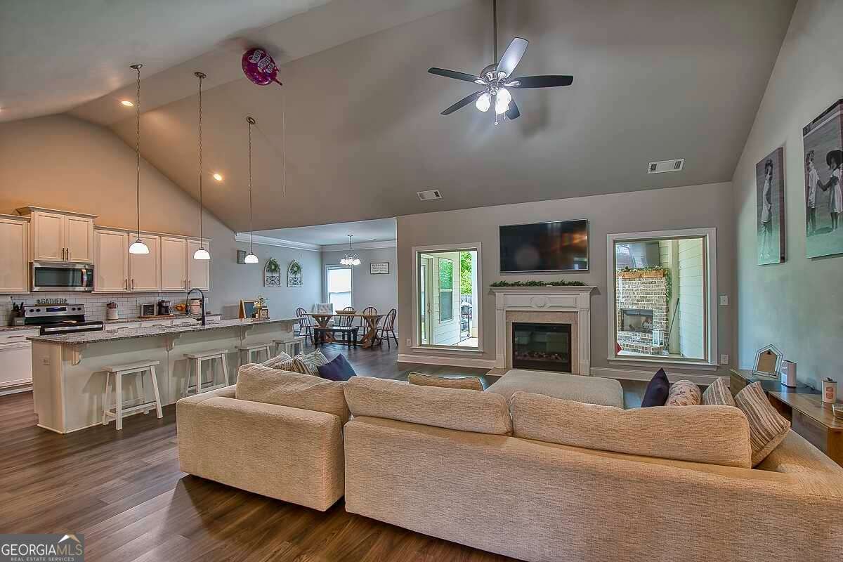 637 Cardigan Drive Hoschton - 11