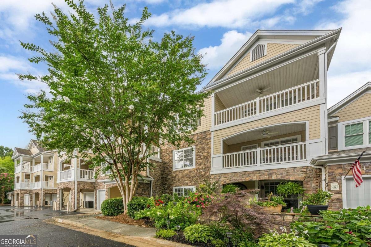 422 Pembrooke Circle Alpharetta - 1
