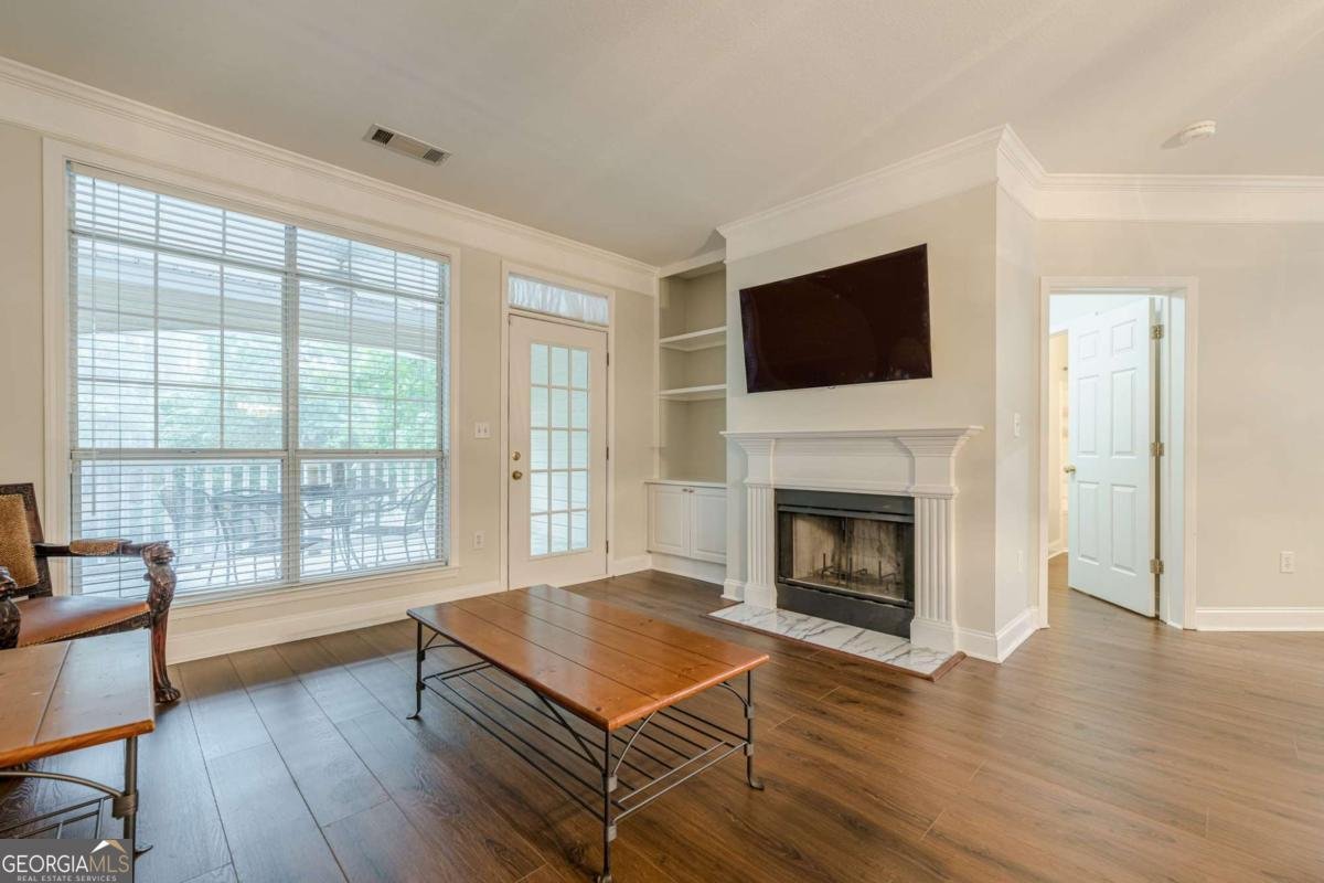 422 Pembrooke Circle Alpharetta - 3