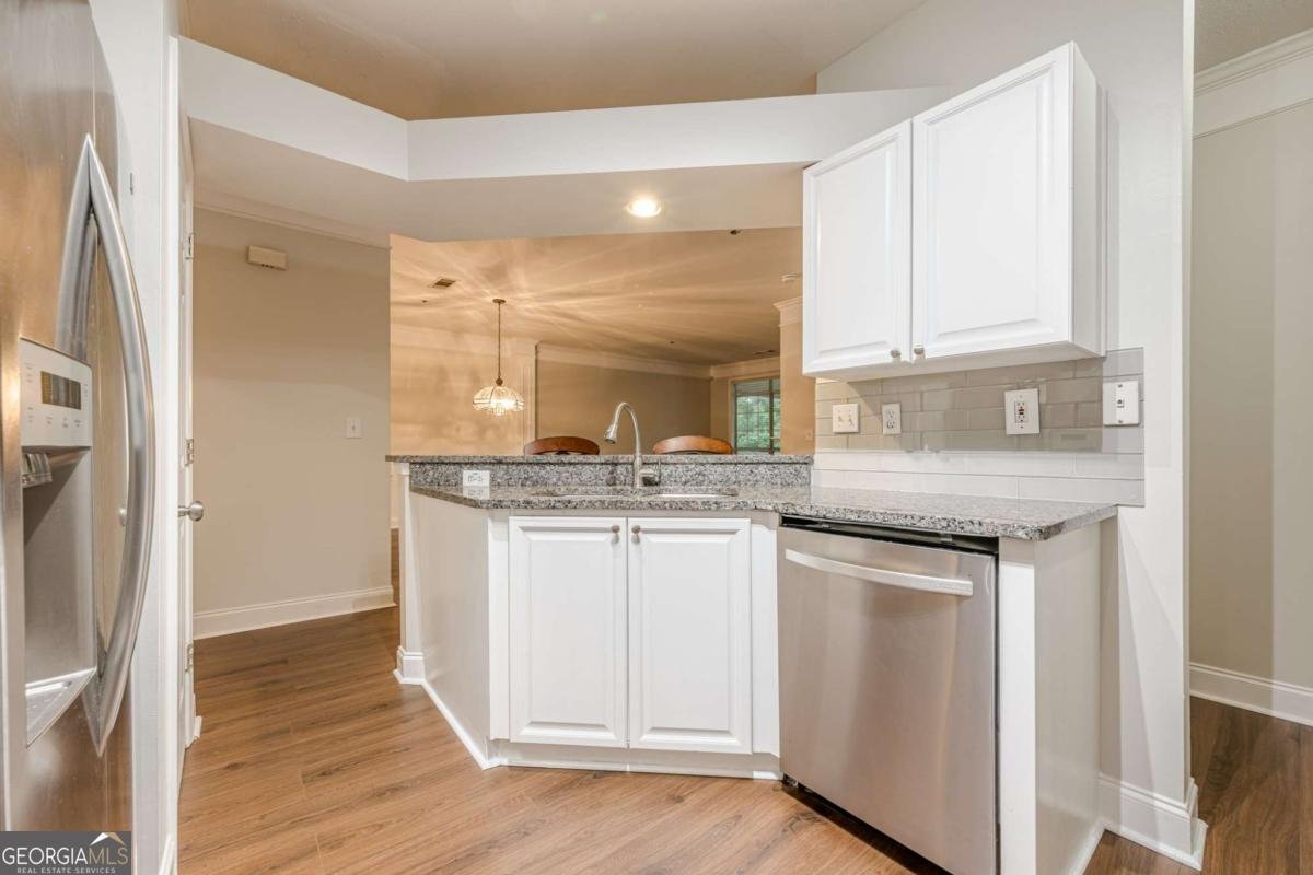 422 Pembrooke Circle Alpharetta - 6
