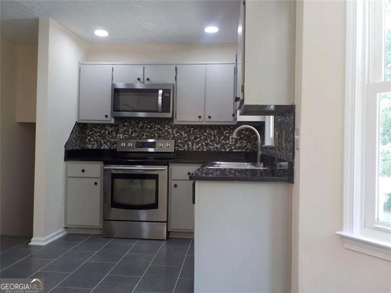 1380 ASHBROOK Drive Lawrenceville - 13
