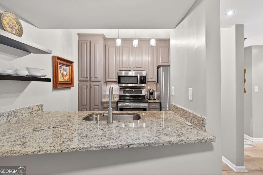 1 Biscayne Drive Atlanta - 18