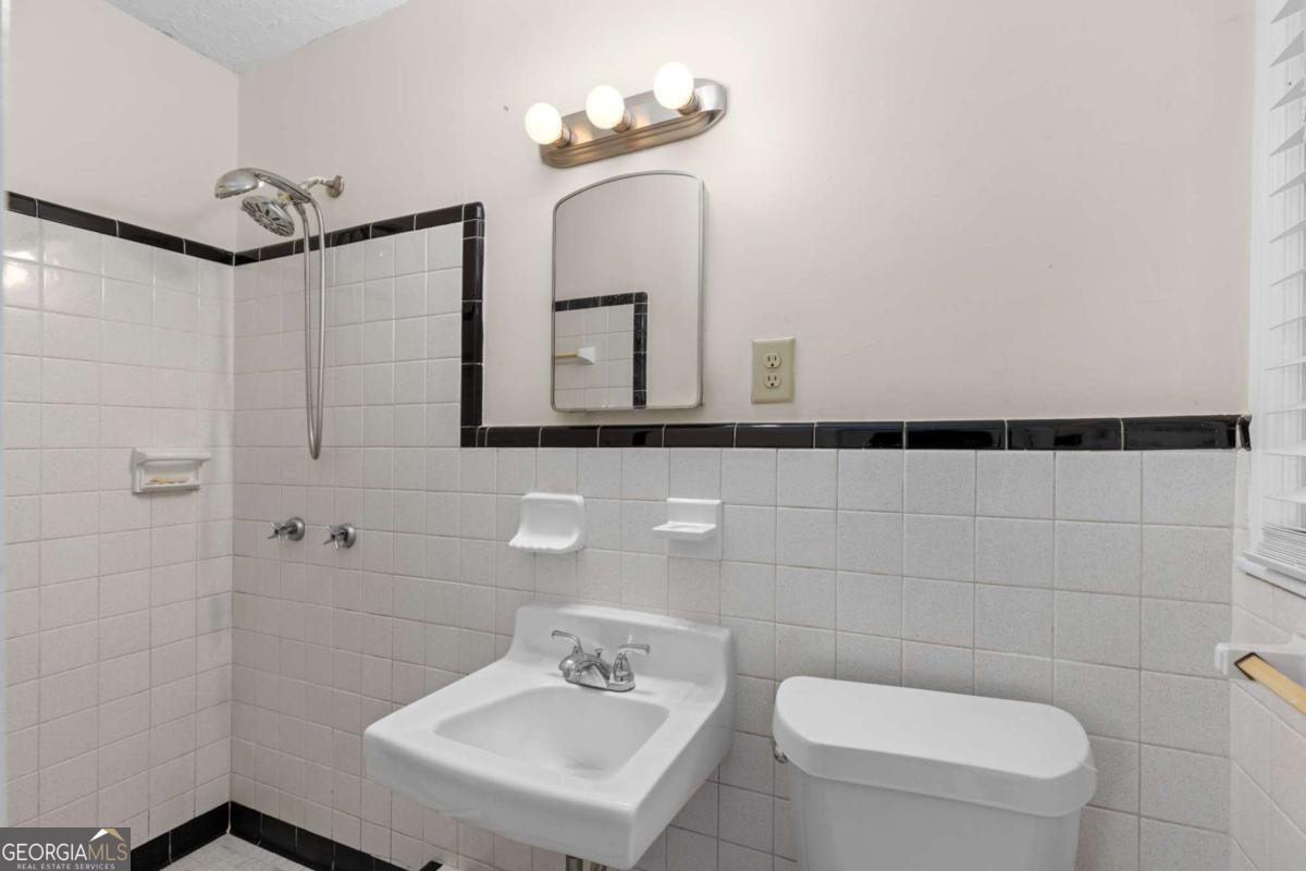 4440 Stonewall Tell Road Atlanta - 27