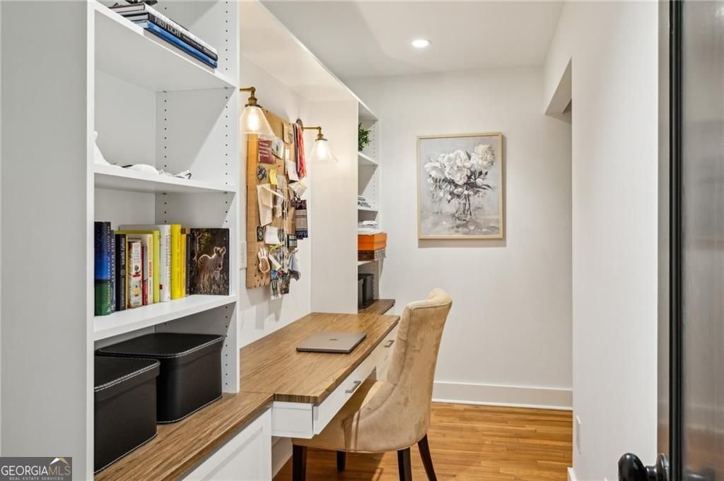 6175 Weatherly Drive Sandy Springs - 38