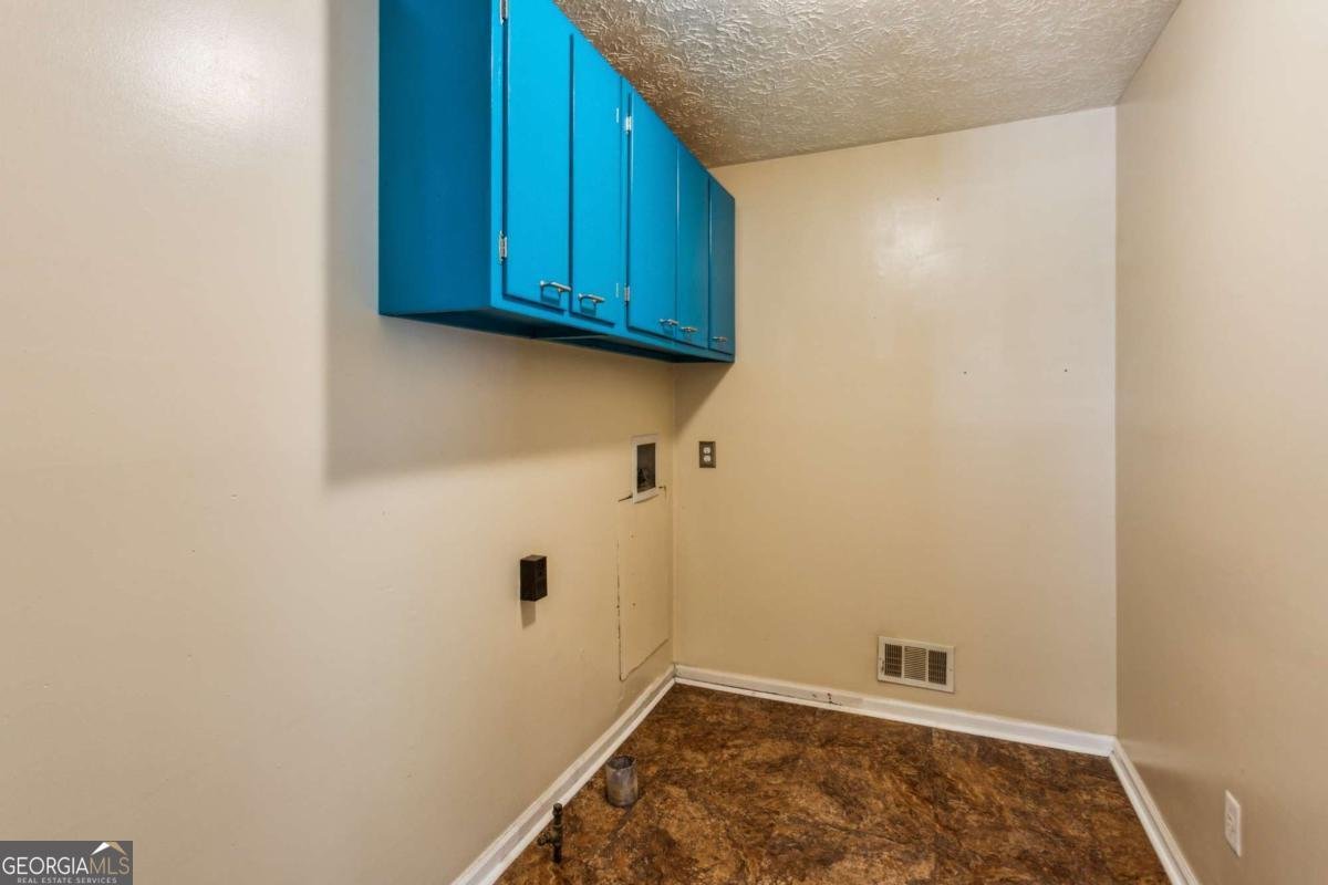 6889 Kingsboro Drive Lithia Springs - 23