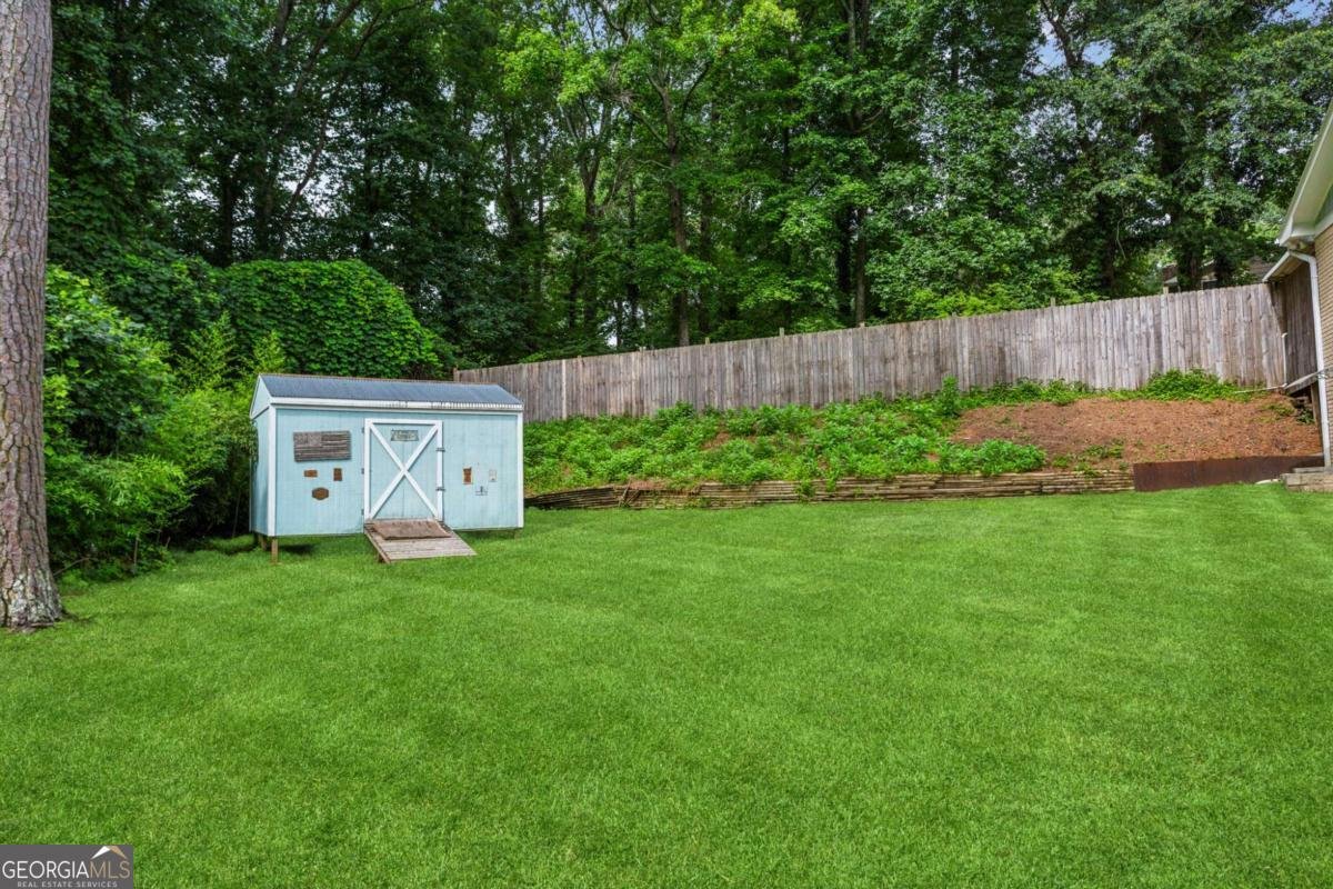 6889 Kingsboro Drive Lithia Springs - 24