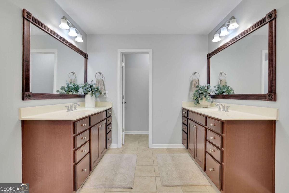 280 Woods Creek Drive Suwanee - 32