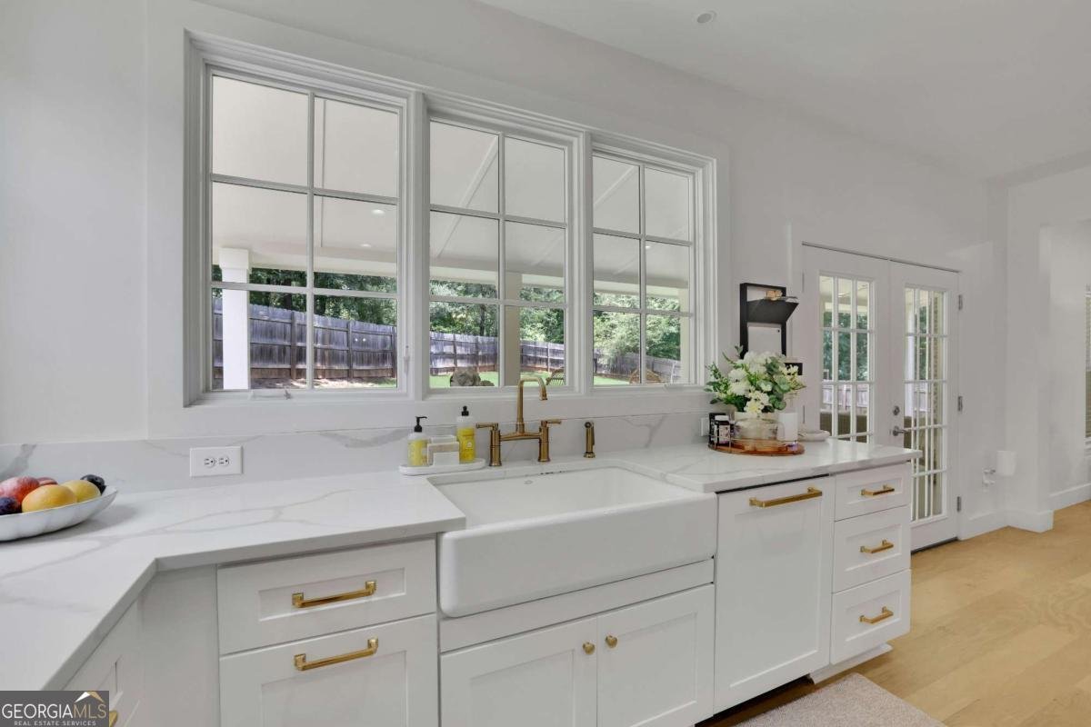 280 Woods Creek Drive Suwanee - 8