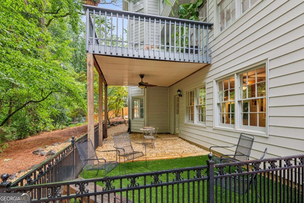 878 Treadstone Overlook Suwanee - 36