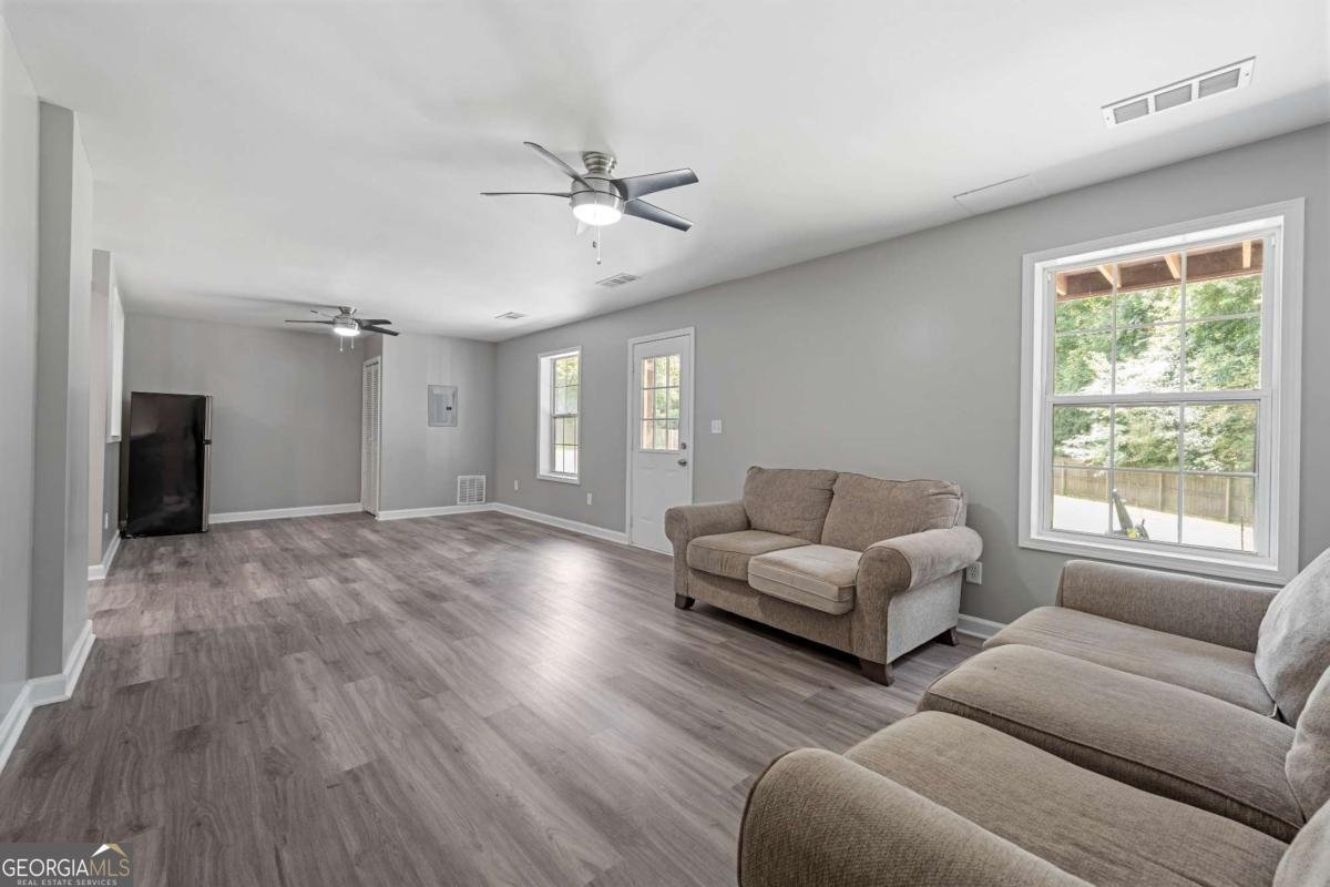 1455 Holleybrooke Drive Alpharetta - 10