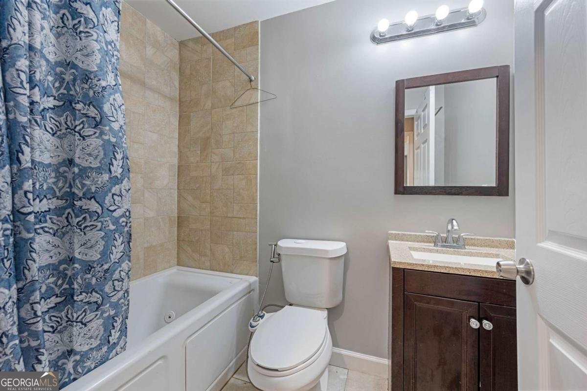 1455 Holleybrooke Drive Alpharetta - 2